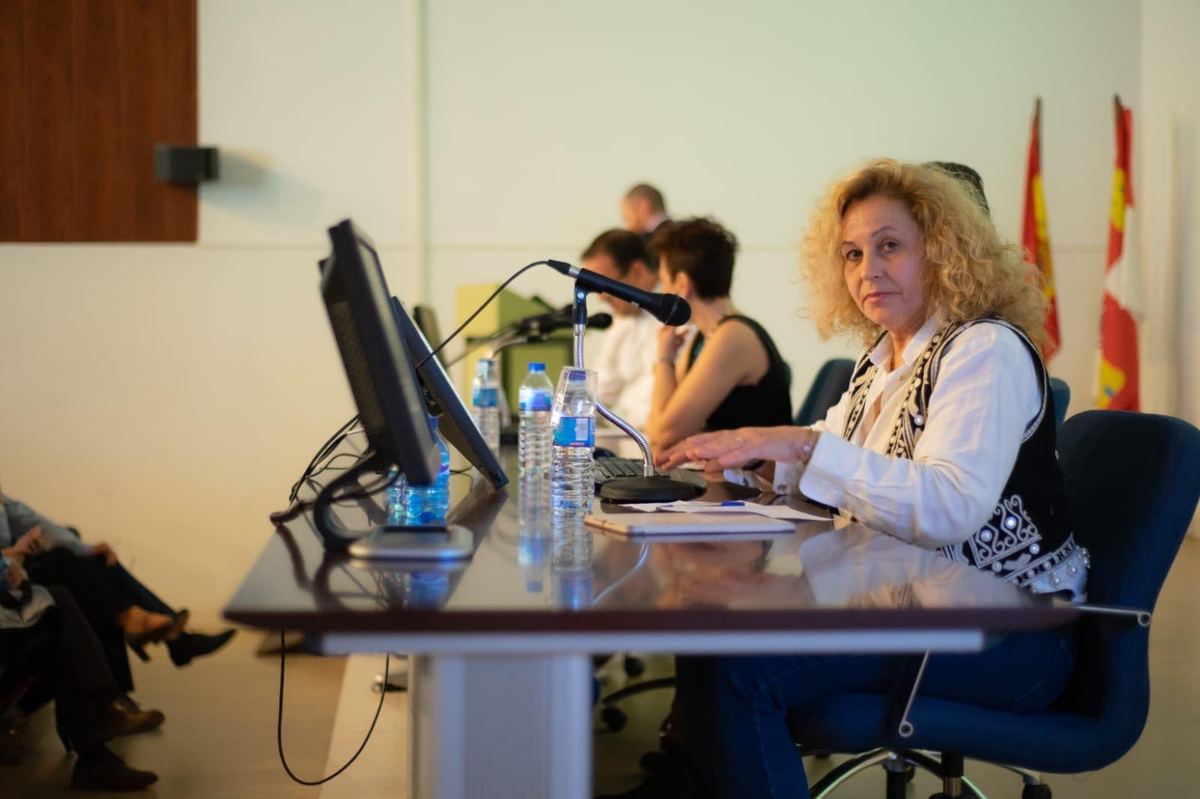 Mar Díaz como ponente en una jornada institucional